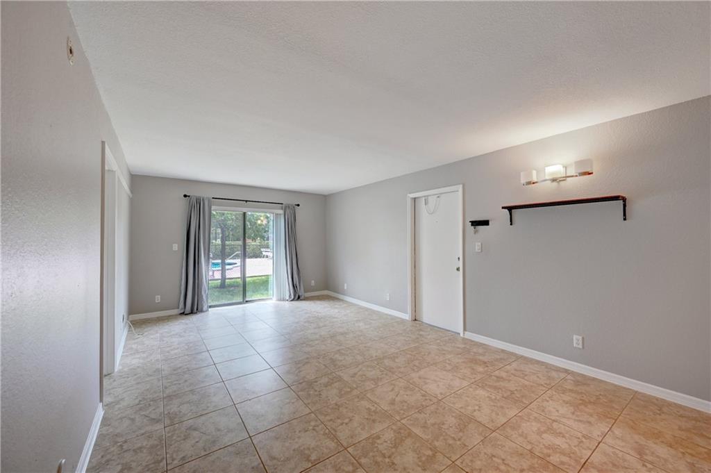 VILLA VALENCIA - Residential