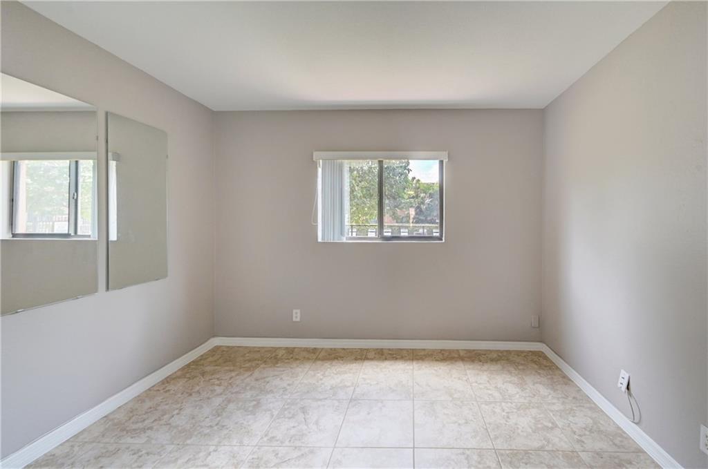 VILLA VALENCIA - Residential