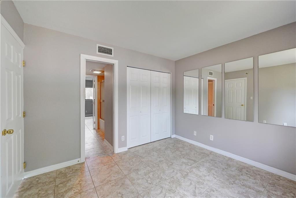 VILLA VALENCIA - Residential