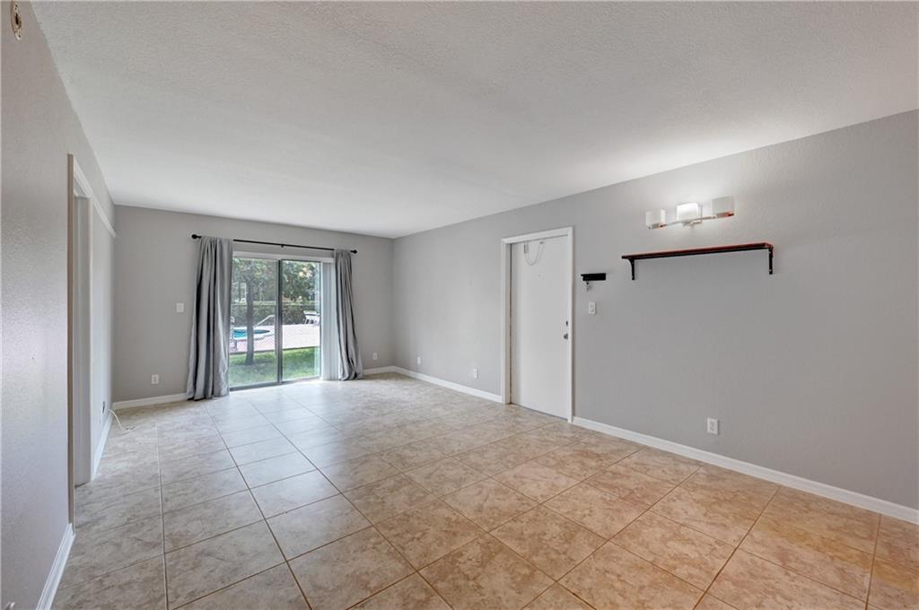 VILLA VALENCIA - Residential