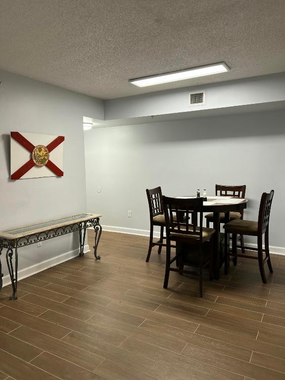 ROYAL GRAND CONDO - Residential