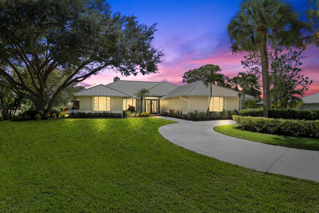 Photo of 4674 SW Bermuda Way, Palm City, FL 34990 (MLS # R11136087)