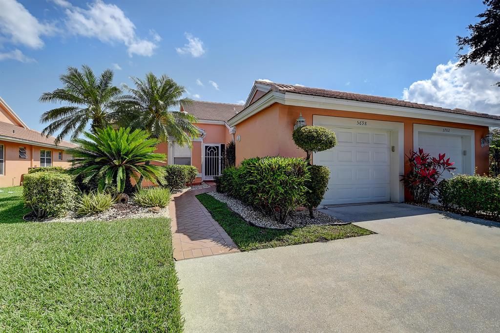 Photo of 5698 Royal Lake Circle, Boynton Beach, FL 33437 (MLS # R10711279)