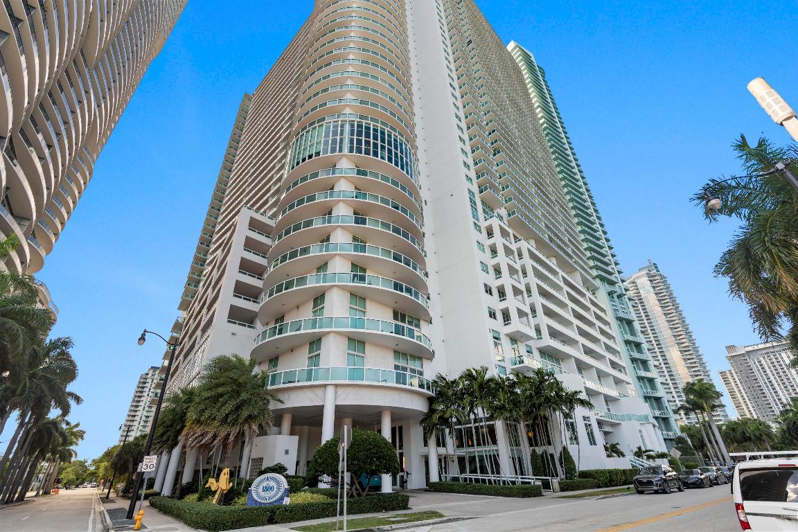 1800 N Bayshore Drive 3802