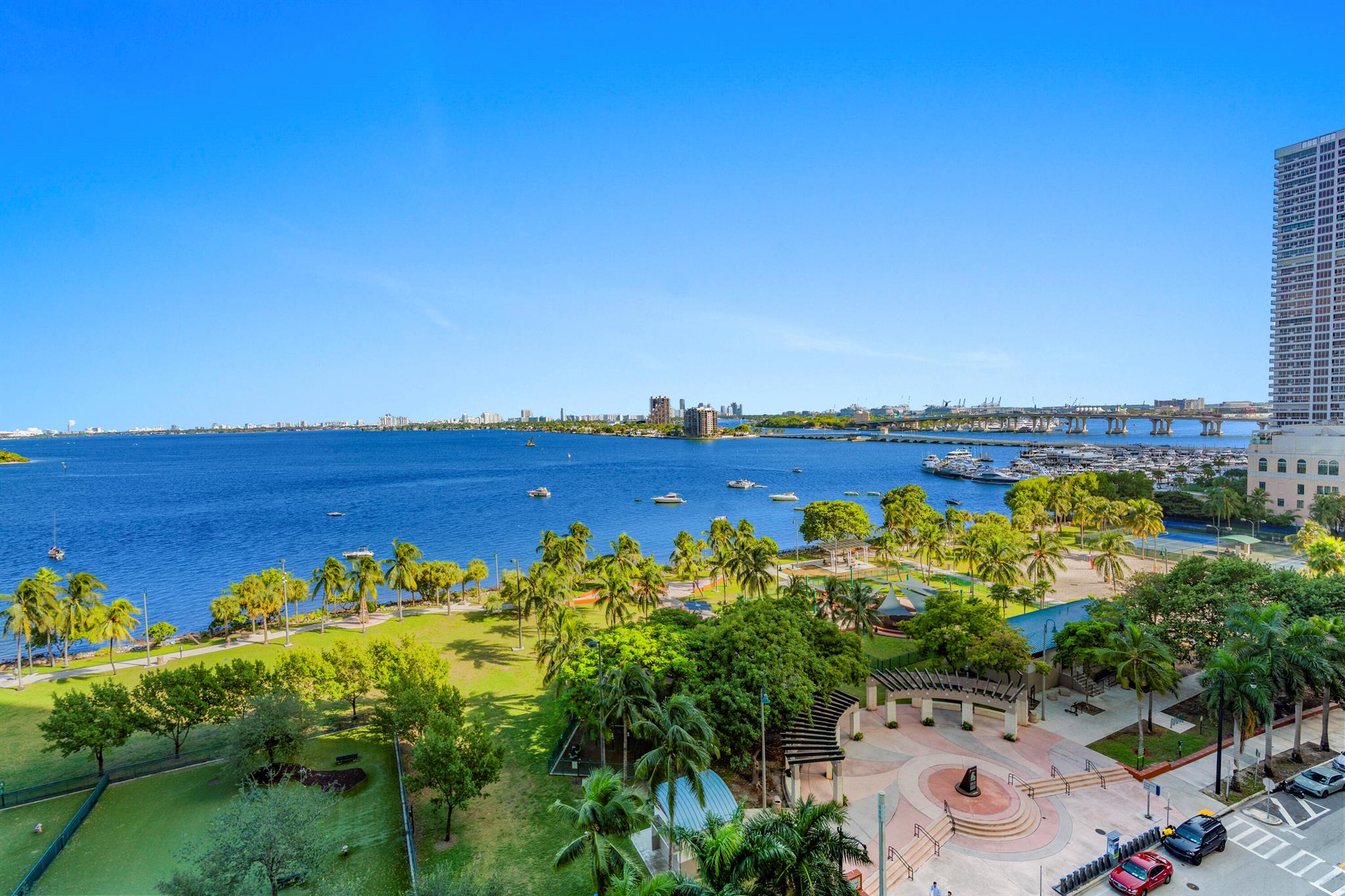 1800 CLUB CONDO - Residential