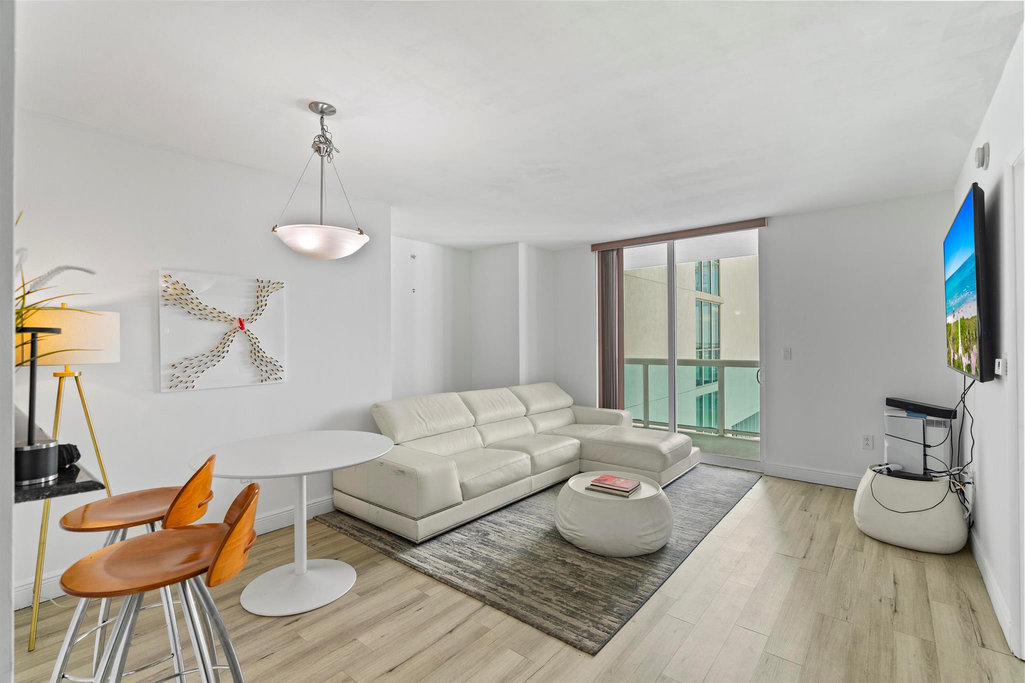 1800 CLUB CONDO - Residential