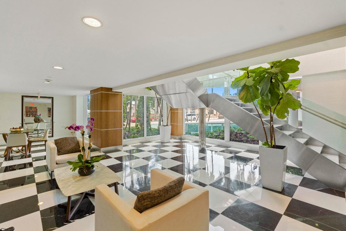 1800 N Bayshore Drive 3802