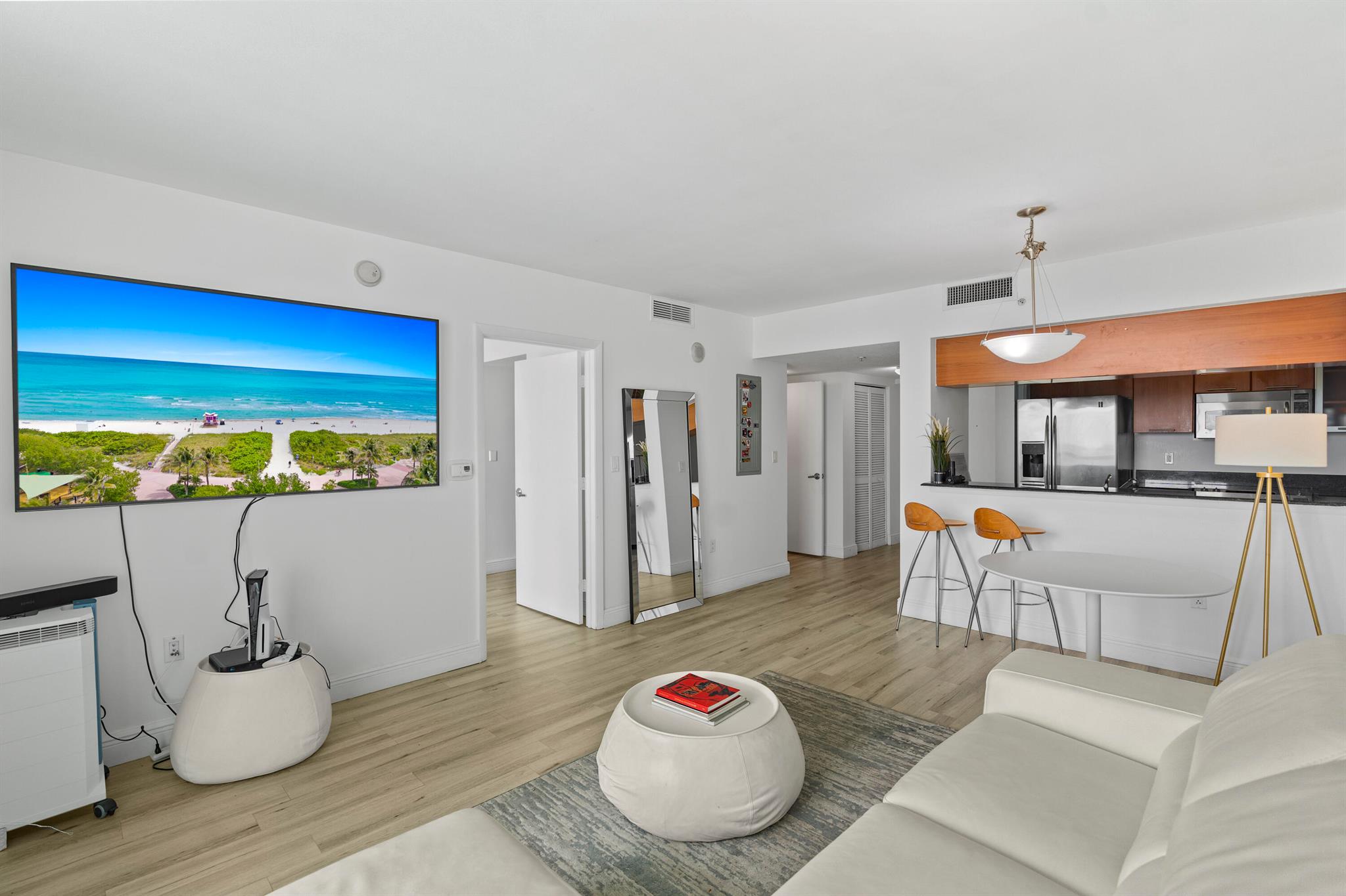 1800 CLUB CONDO - Residential