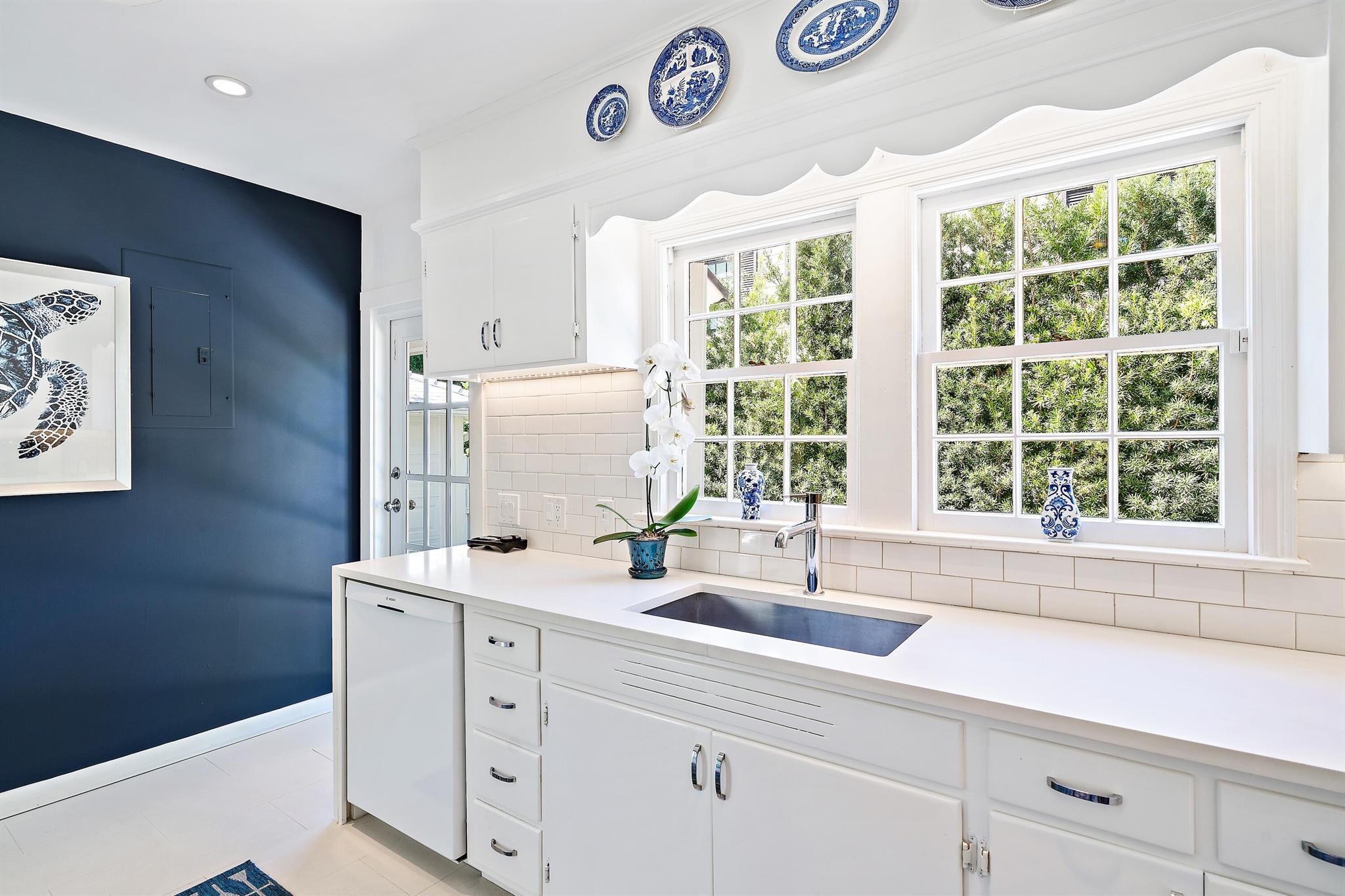 EL ENCANTO 2 - Residential Lease