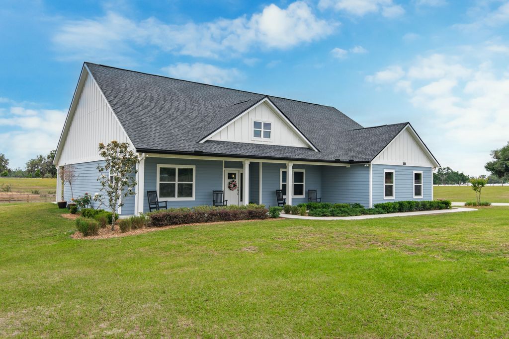 Photo of 10172 98th Path #2, Live Oak, FL 32060 (MLS # B26024016)