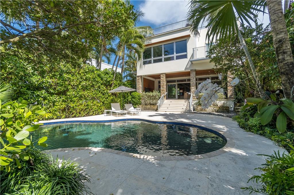 RIO VISTA ISLES - Residential