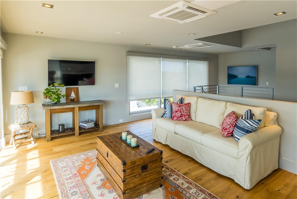 RIO VISTA ISLES - Residential