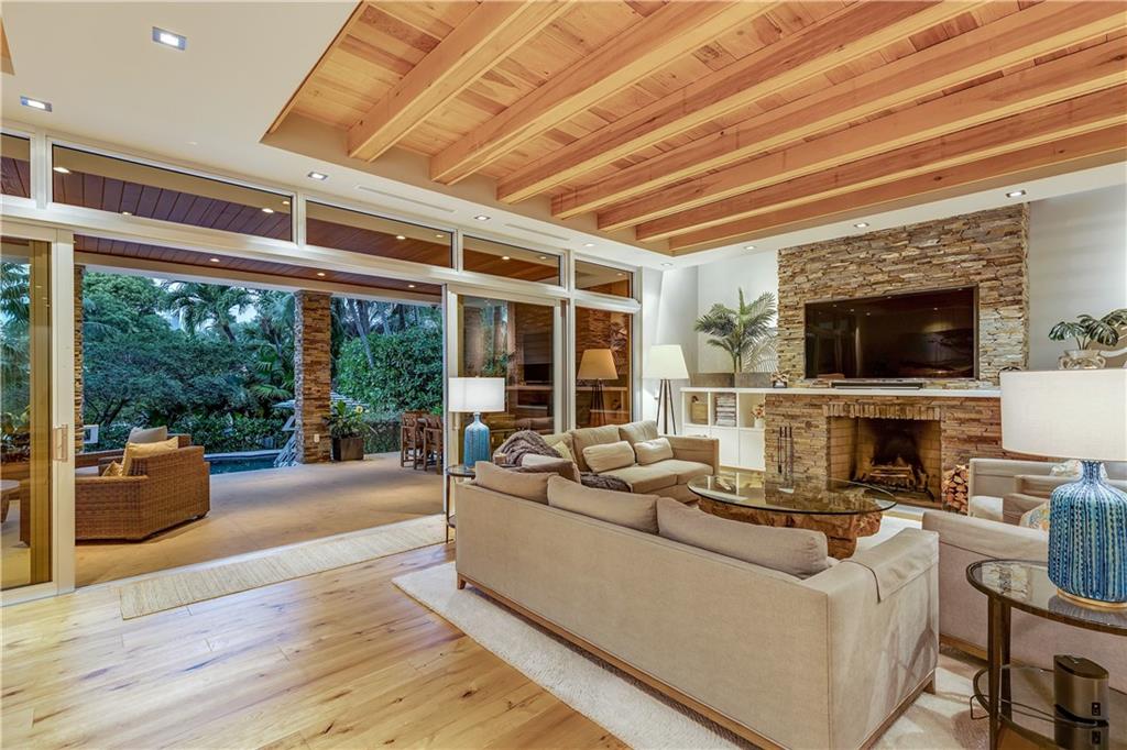 RIO VISTA ISLES - Residential