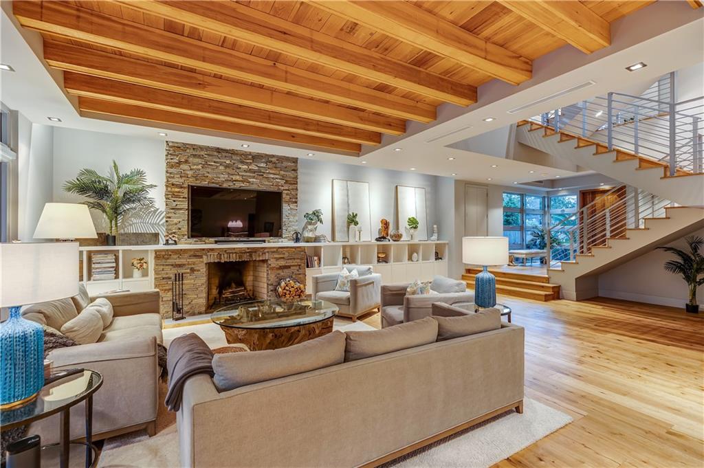 RIO VISTA ISLES - Residential