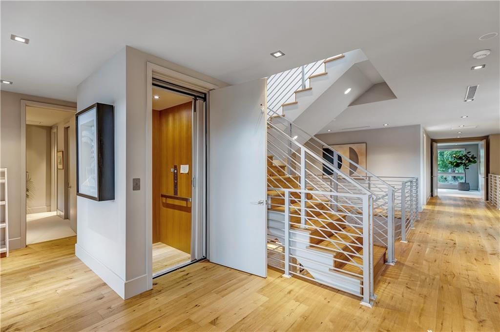 RIO VISTA ISLES - Residential