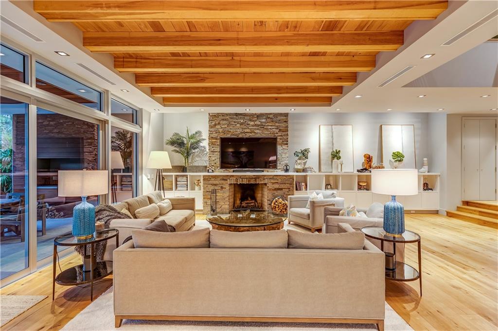 RIO VISTA ISLES - Residential