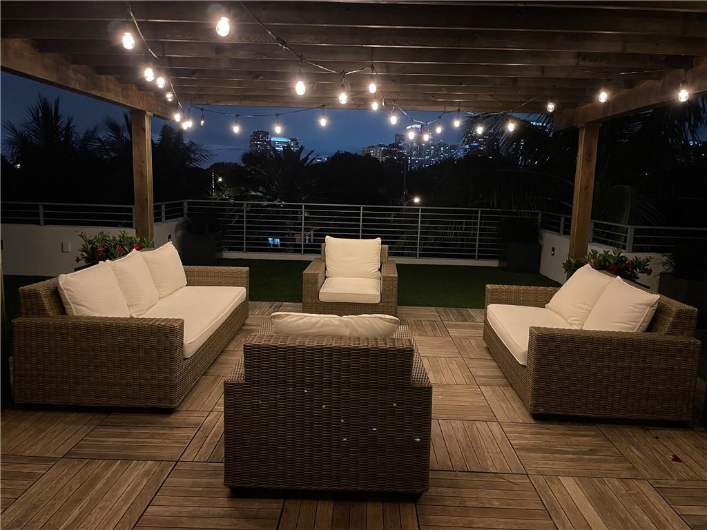 RIO VISTA ISLES - Residential