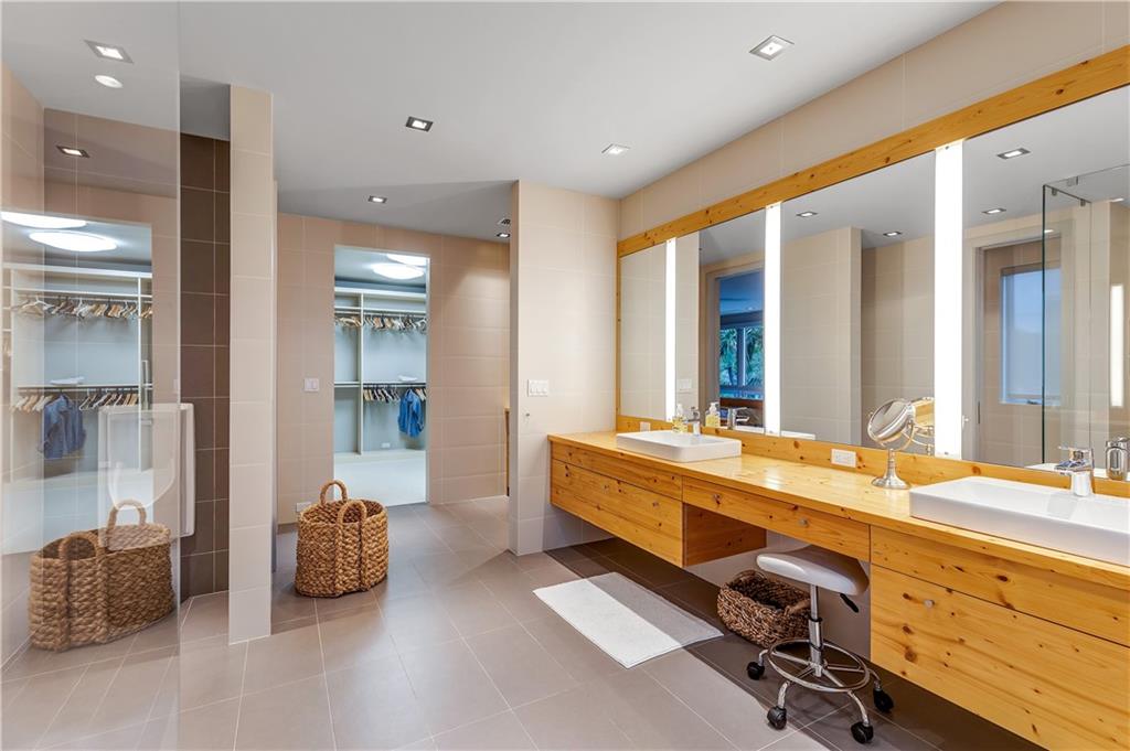 RIO VISTA ISLES - Residential