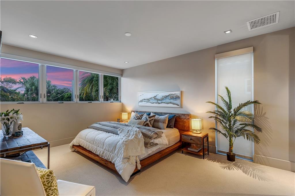 RIO VISTA ISLES - Residential