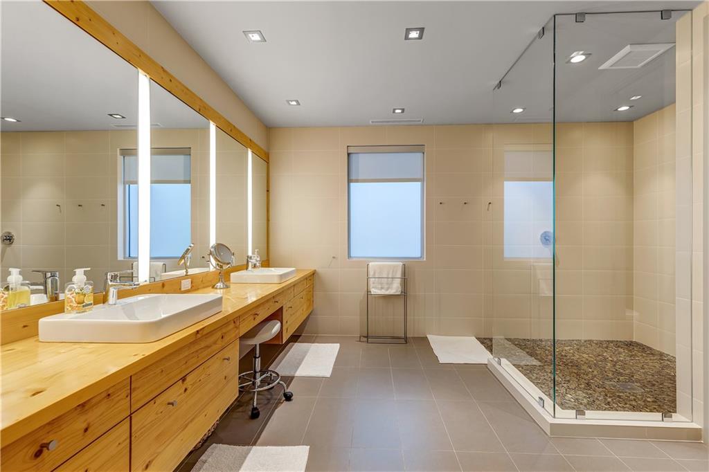 RIO VISTA ISLES - Residential