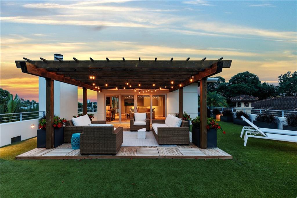 RIO VISTA ISLES - Residential