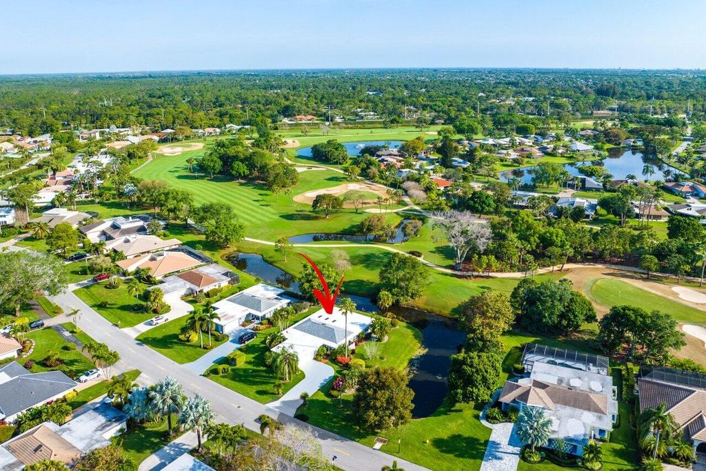 Photo of 6689 Eastpointe Pines Street, Palm Beach Gardens, FL 33418 (MLS # R11030812)