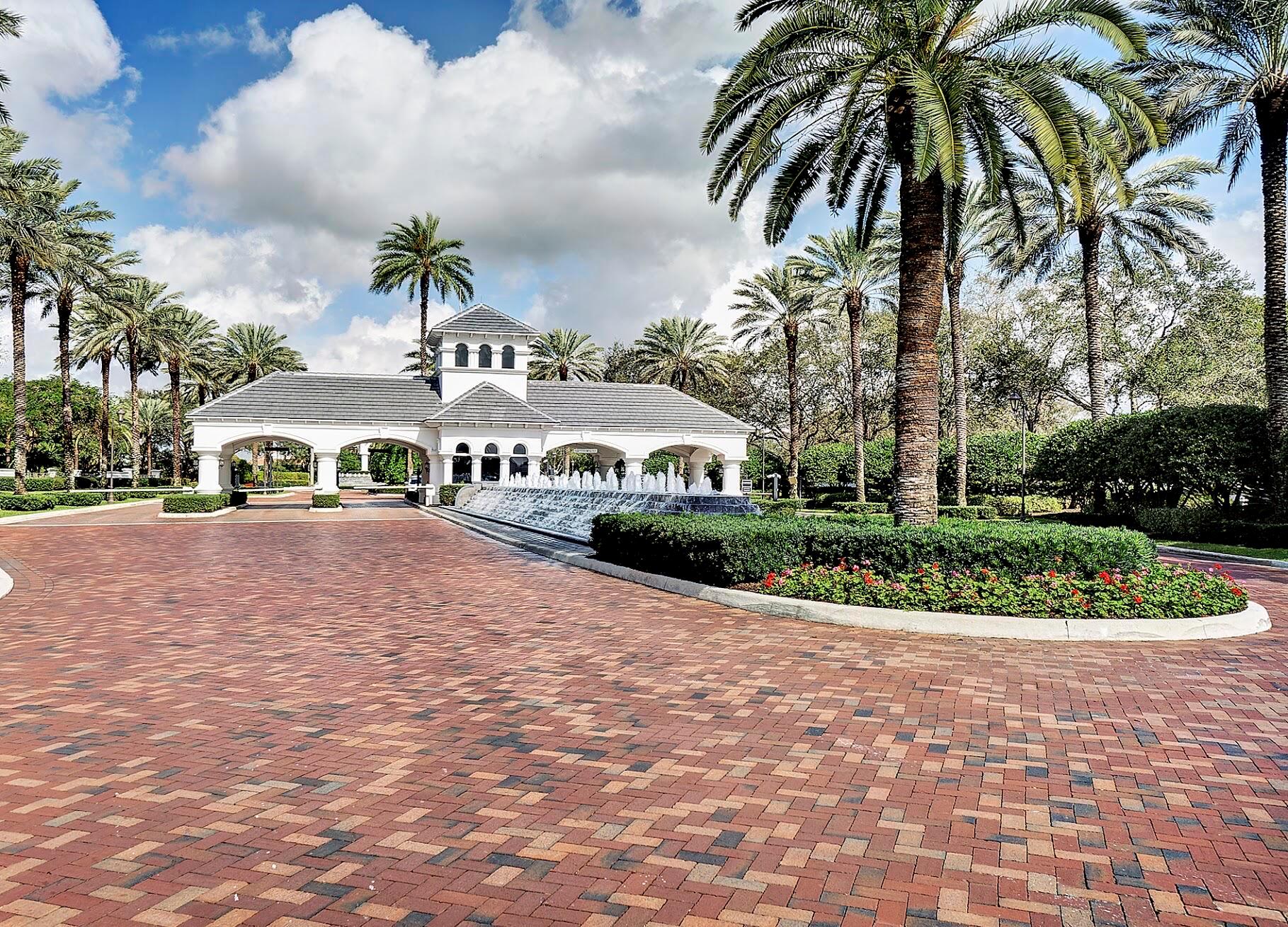 TANGLEWOOD ARVIDA COUNTRY - Residential
