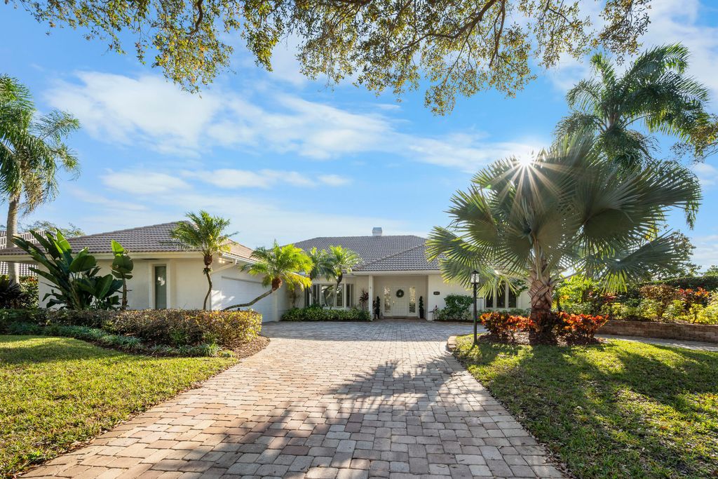 Photo of 18321 SE Cassia Lane, Jupiter, FL 33469 (MLS # R11163894)