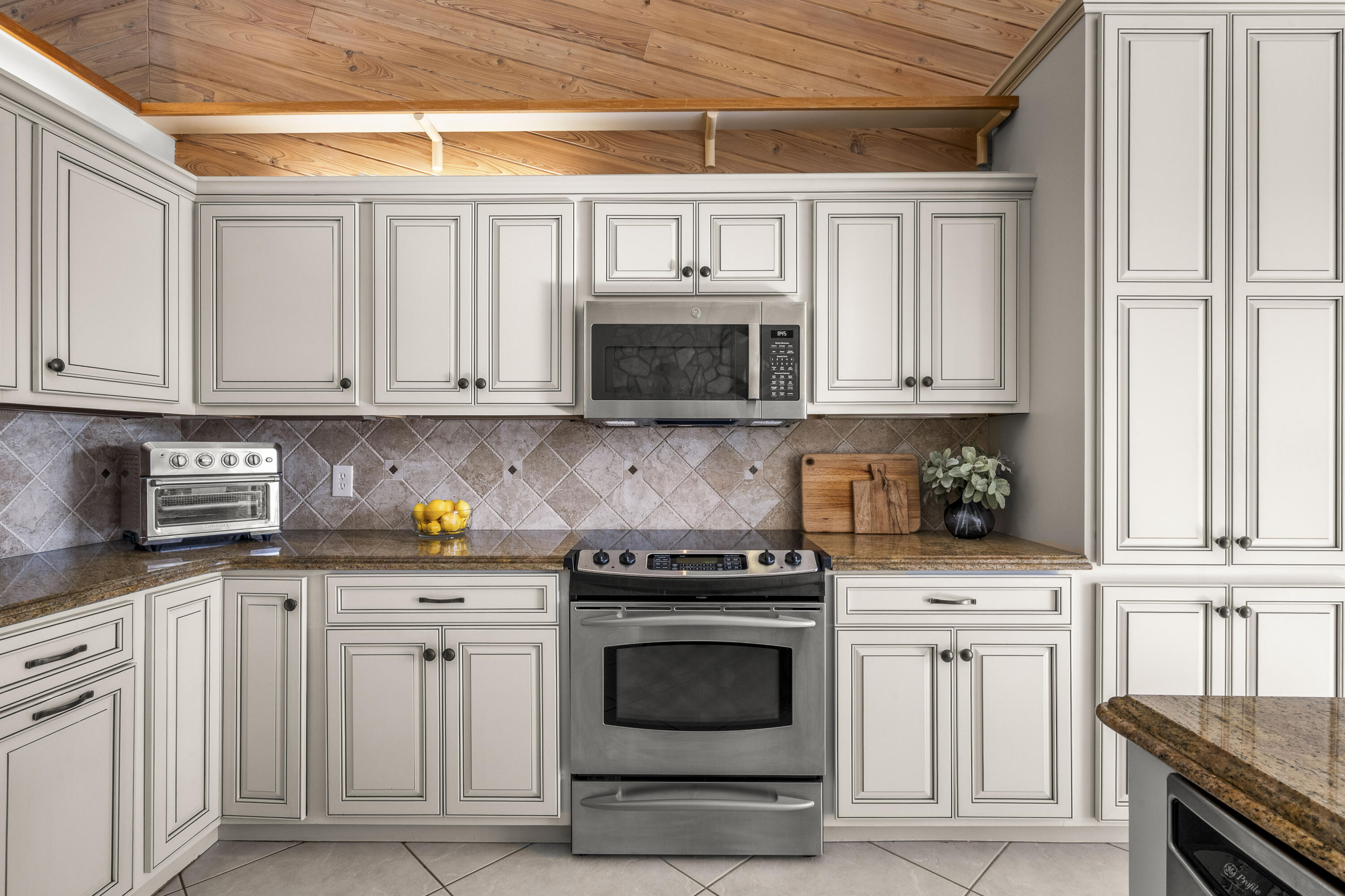 HERITAGE OAKS - Residential