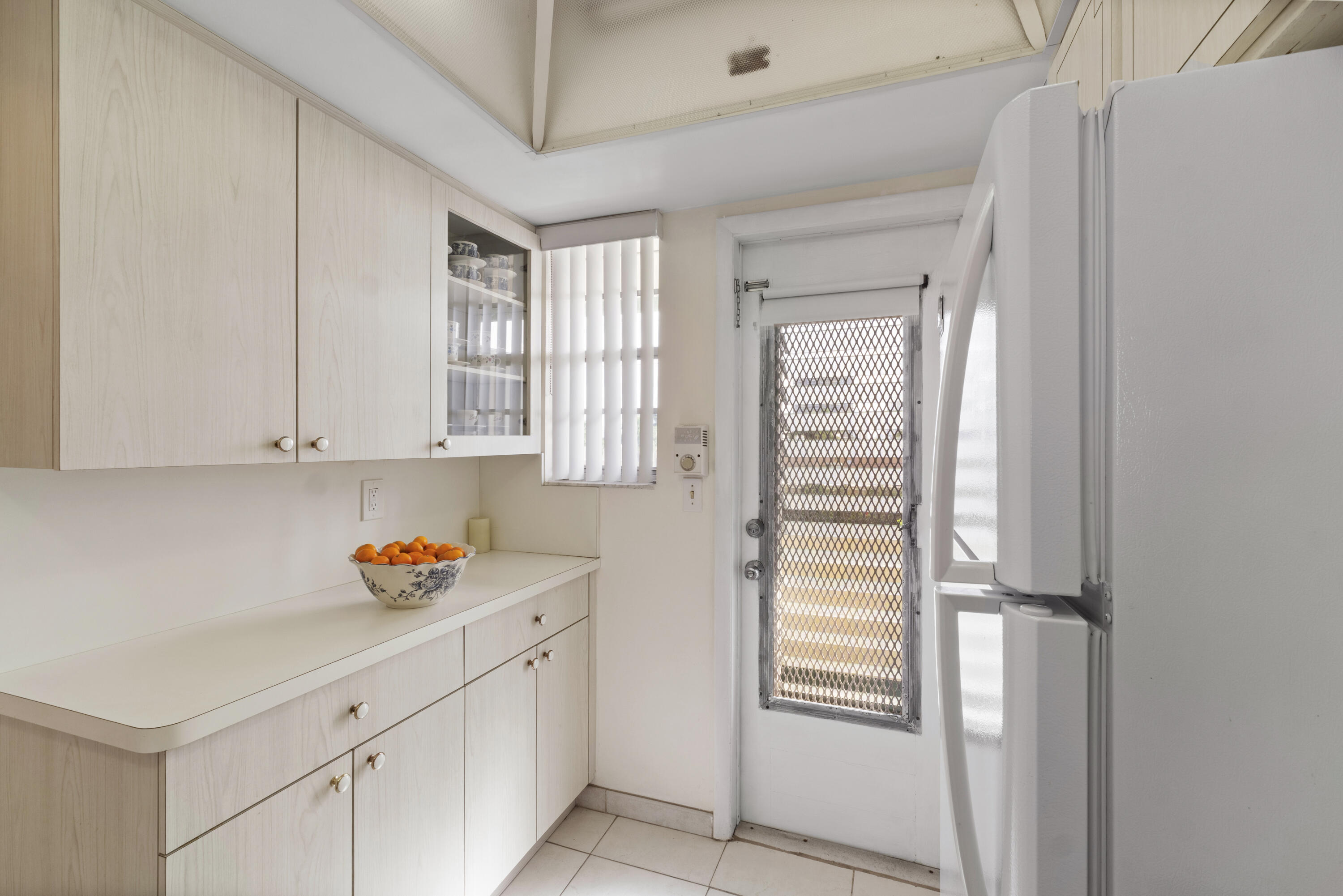 APRIL BREEZE CONDO - Residential Lease