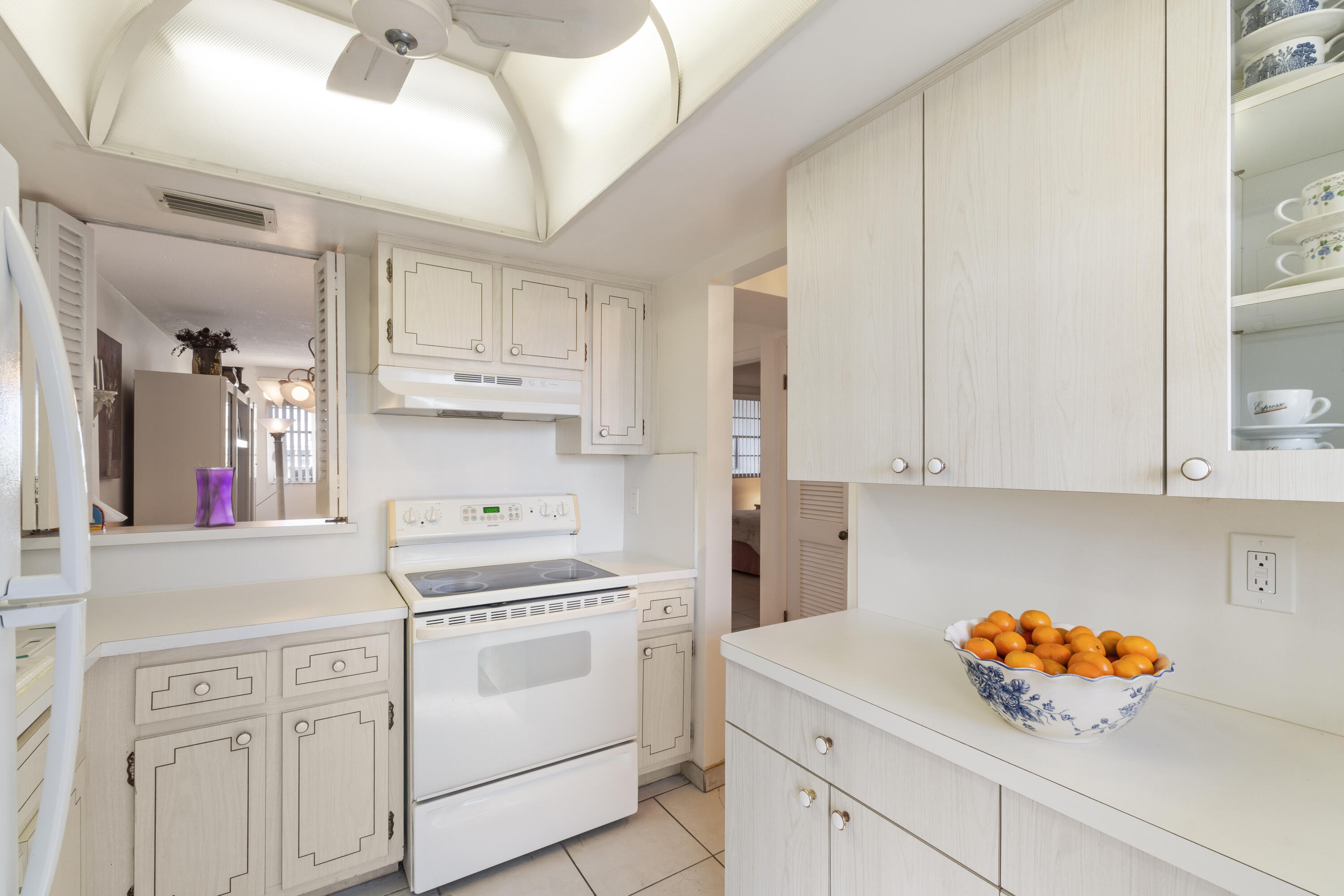 APRIL BREEZE CONDO - Residential Lease