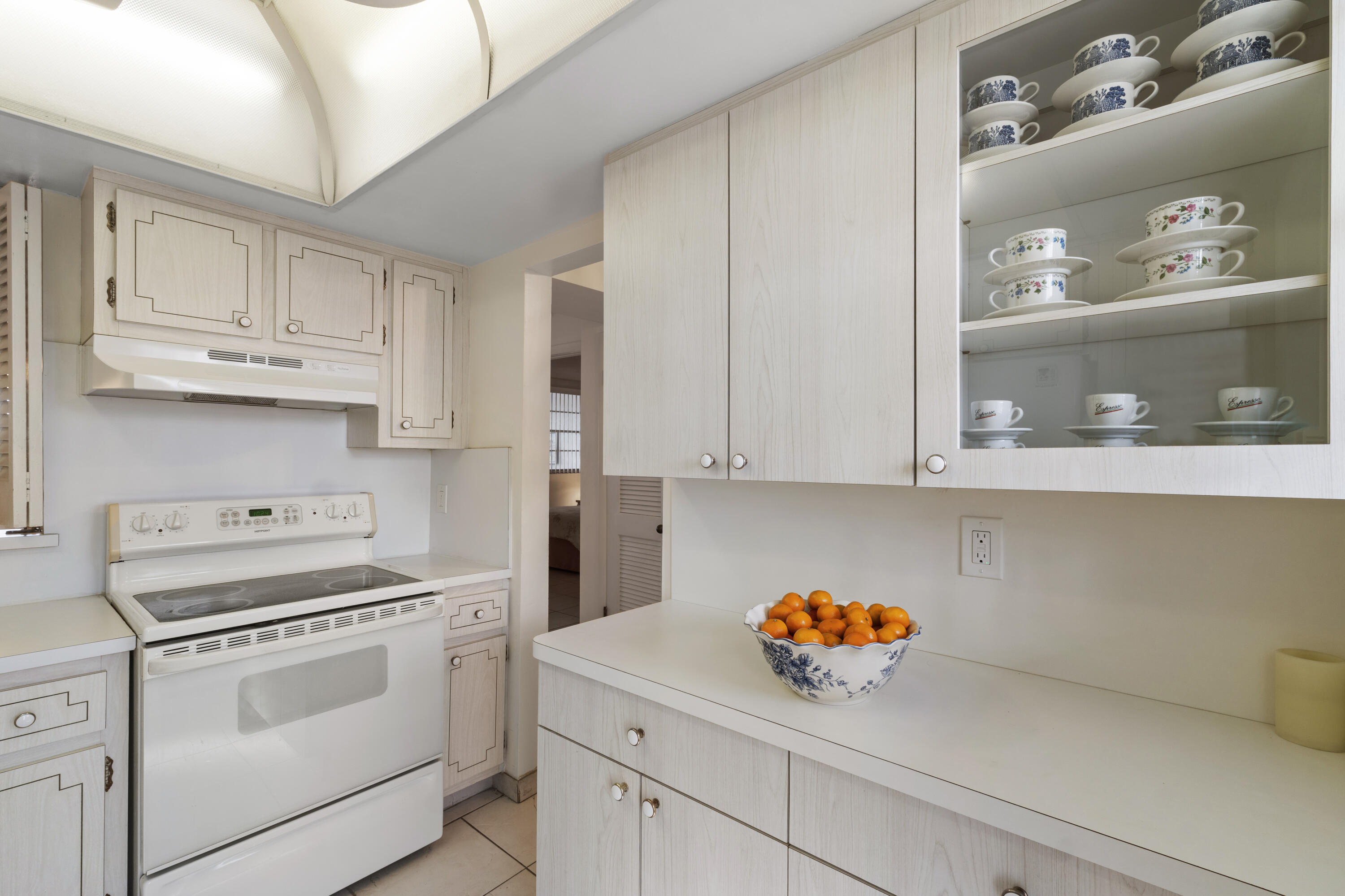 APRIL BREEZE CONDO - Residential Lease