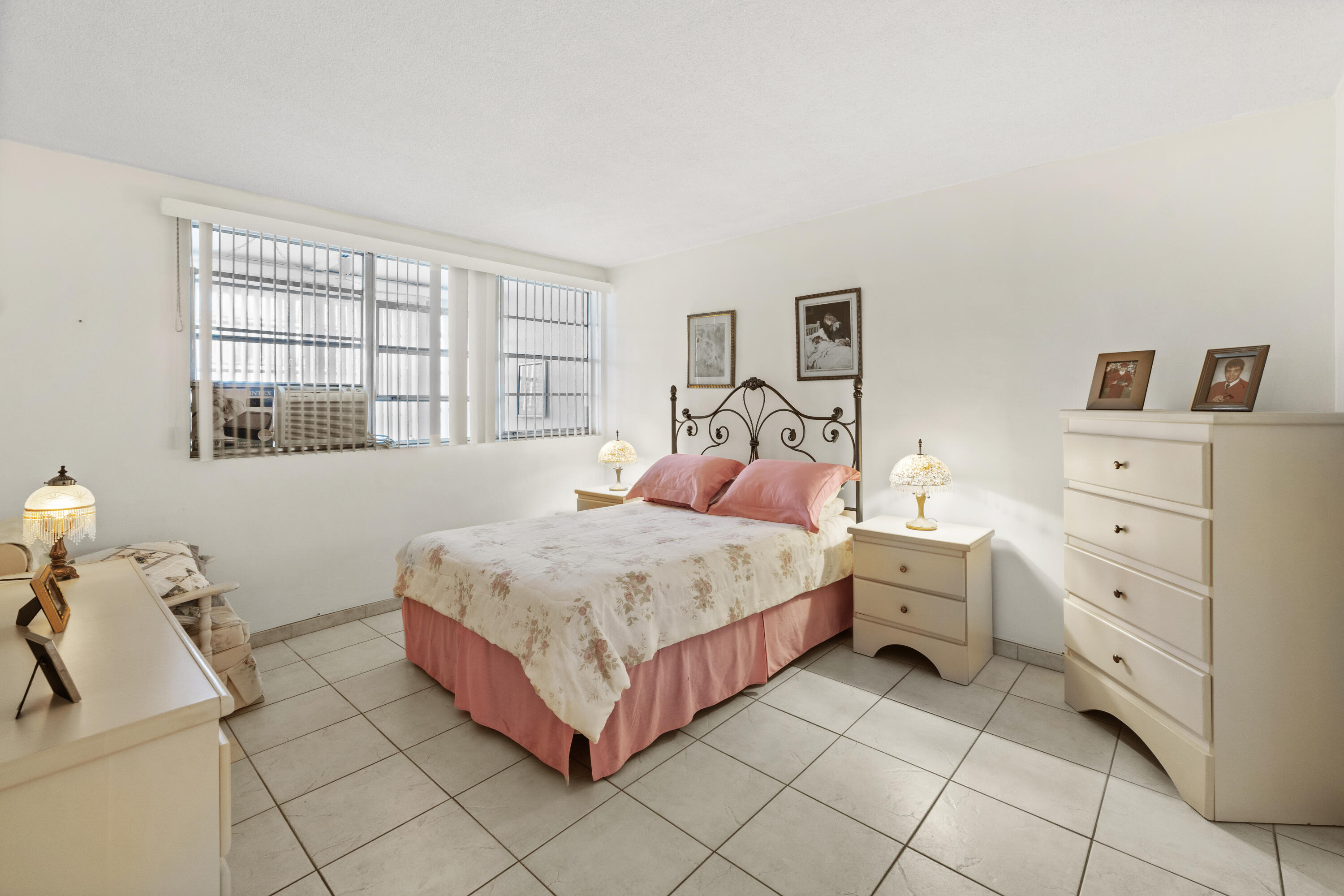 APRIL BREEZE CONDO - Residential Lease