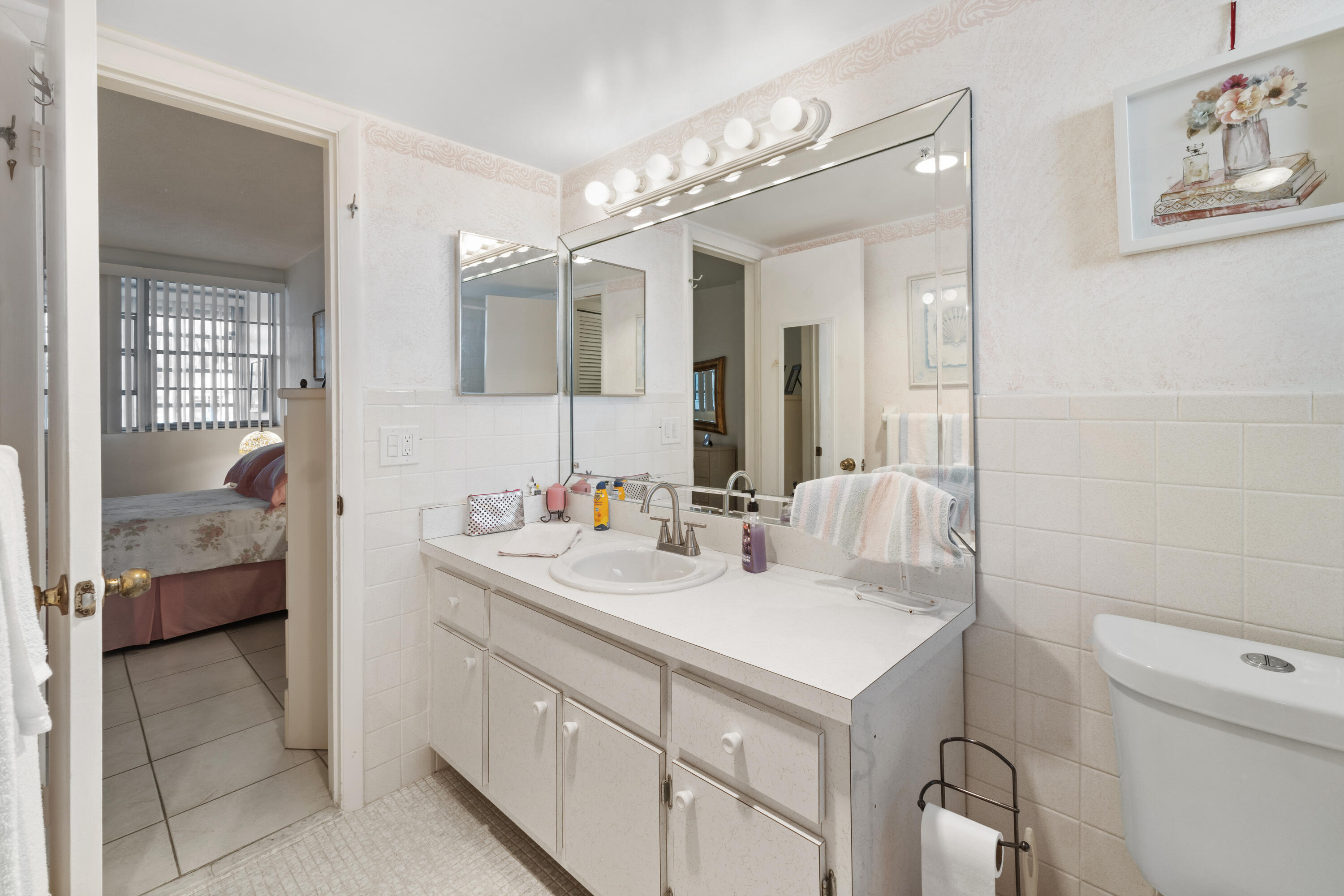 APRIL BREEZE CONDO - Residential Lease