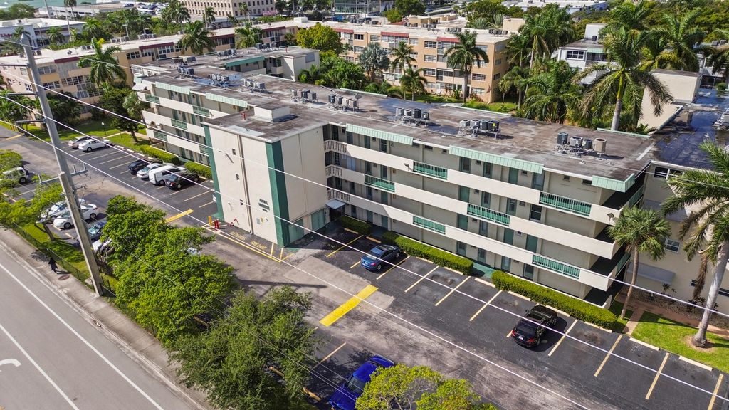 Photo of 1333 E Hallandale Beach Boulevard #409, Hallandale Beach, FL 33009 (MLS # B26005877)