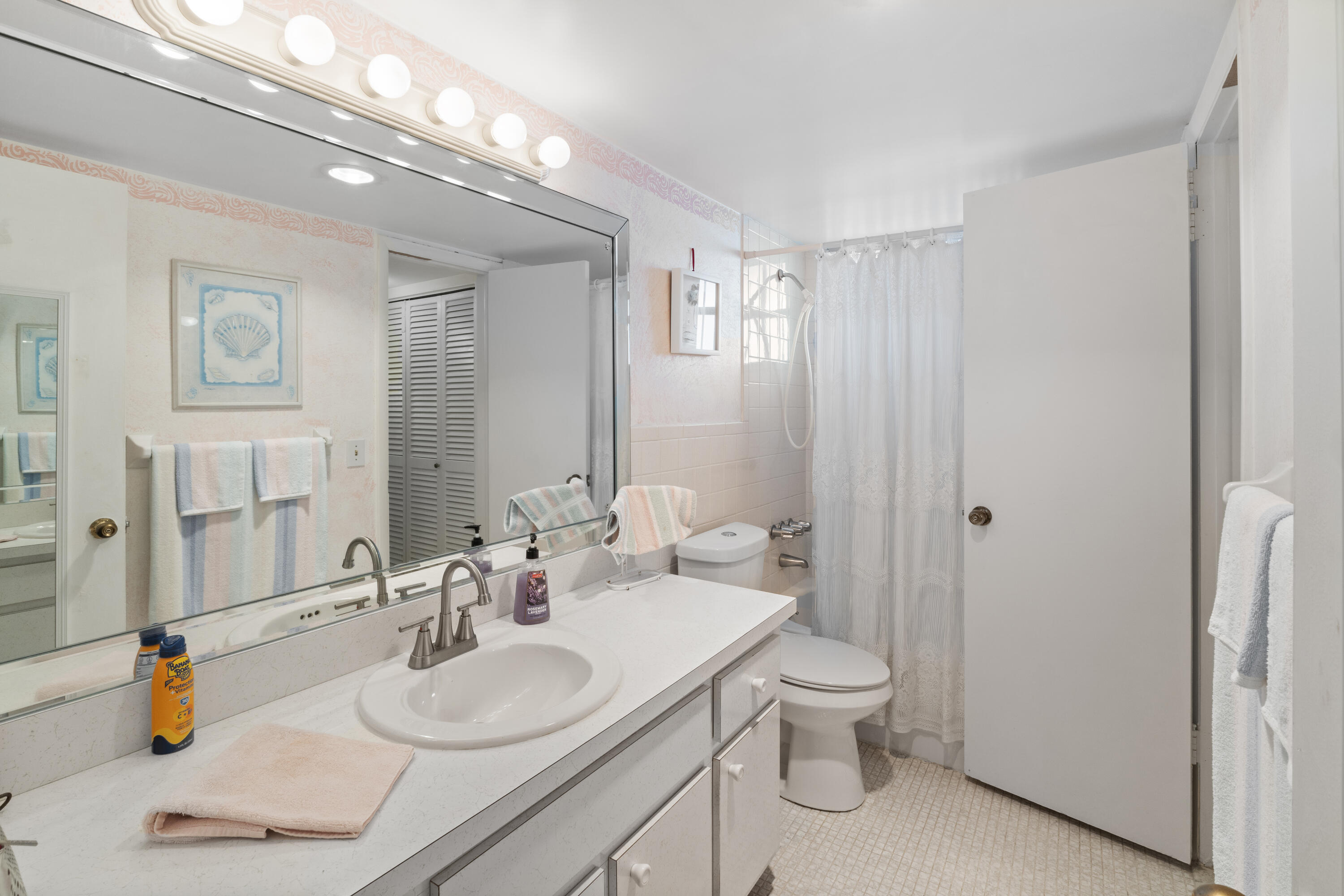 APRIL BREEZE CONDO - Residential Lease