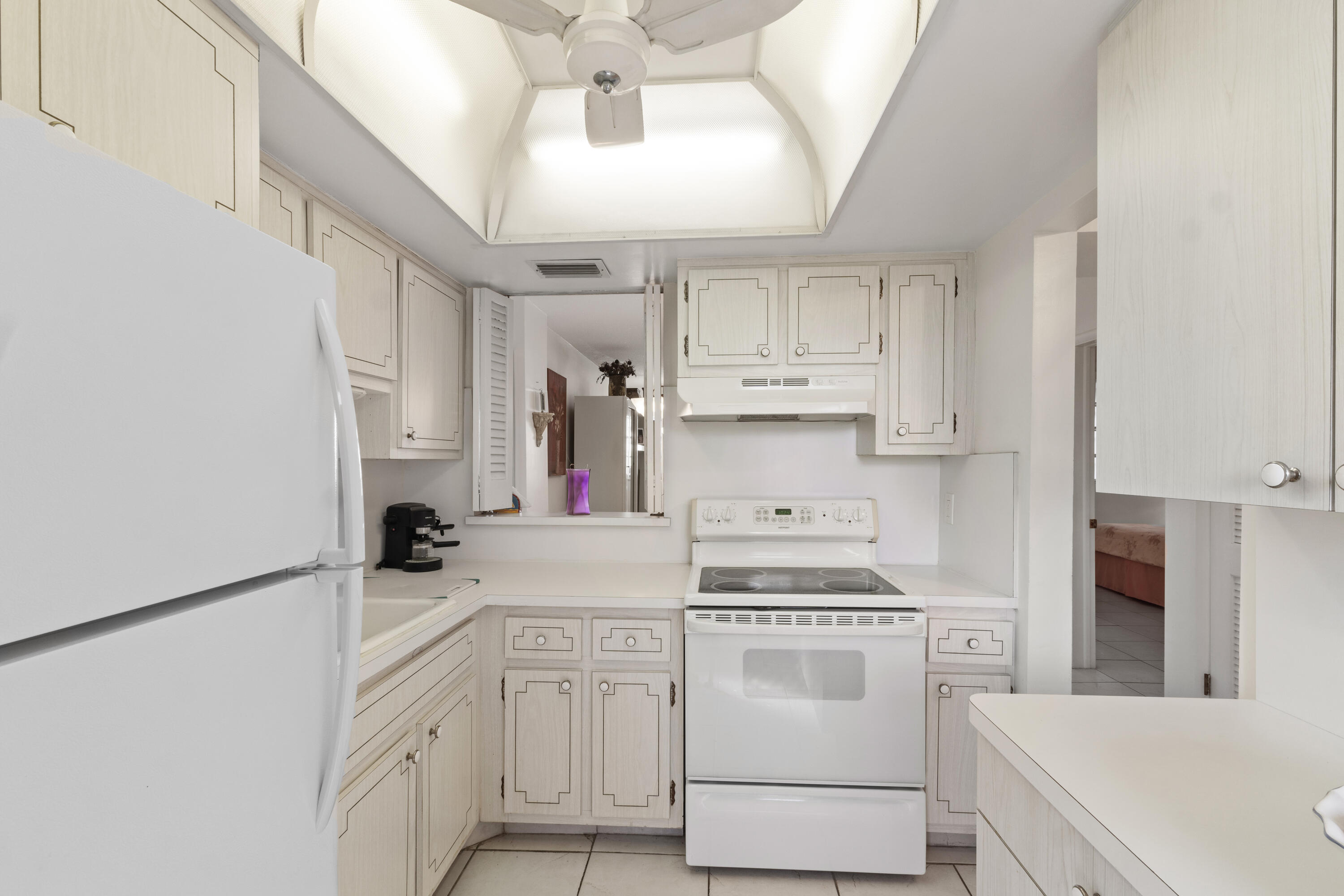 APRIL BREEZE CONDO - Residential Lease