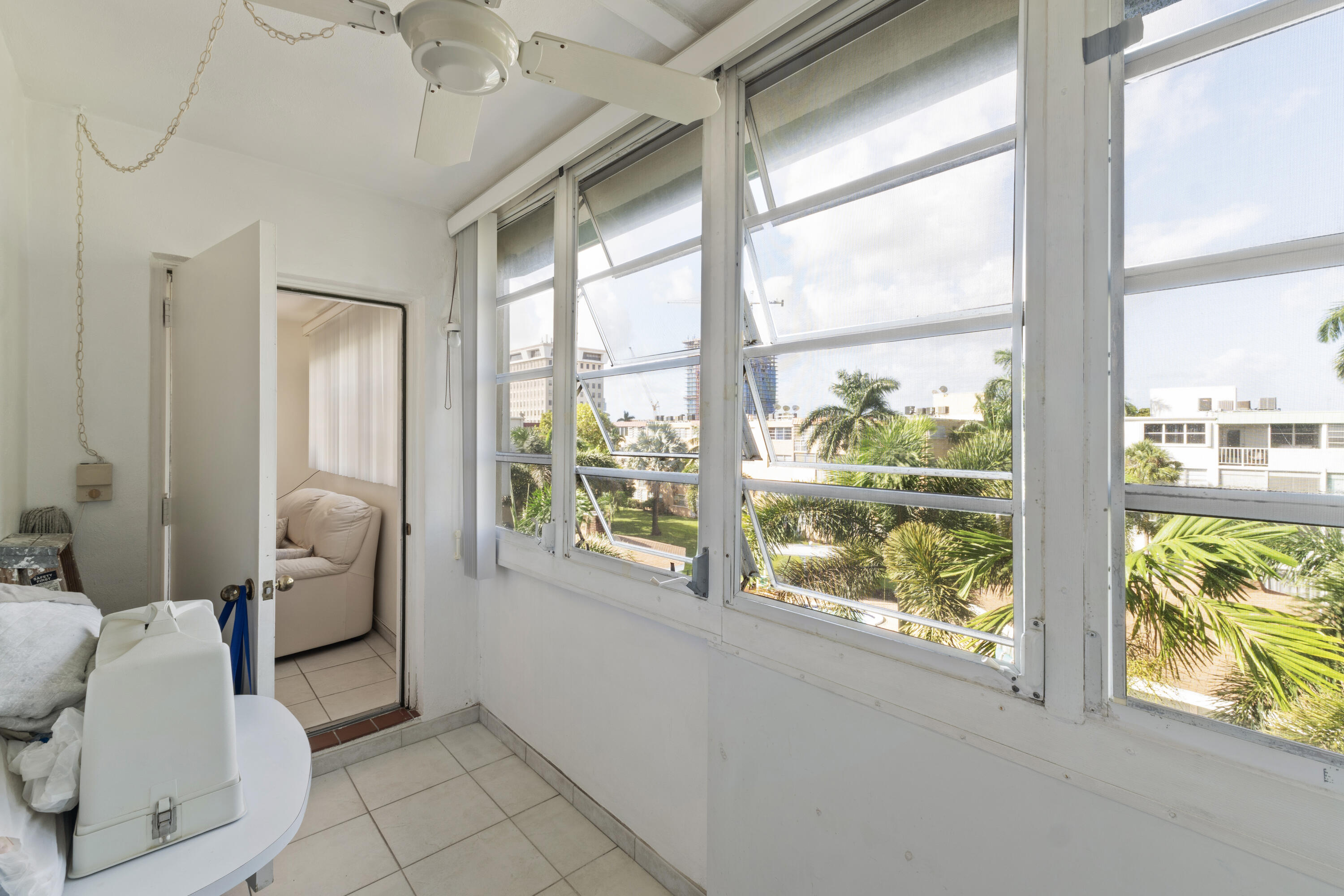 APRIL BREEZE CONDO - Residential Lease