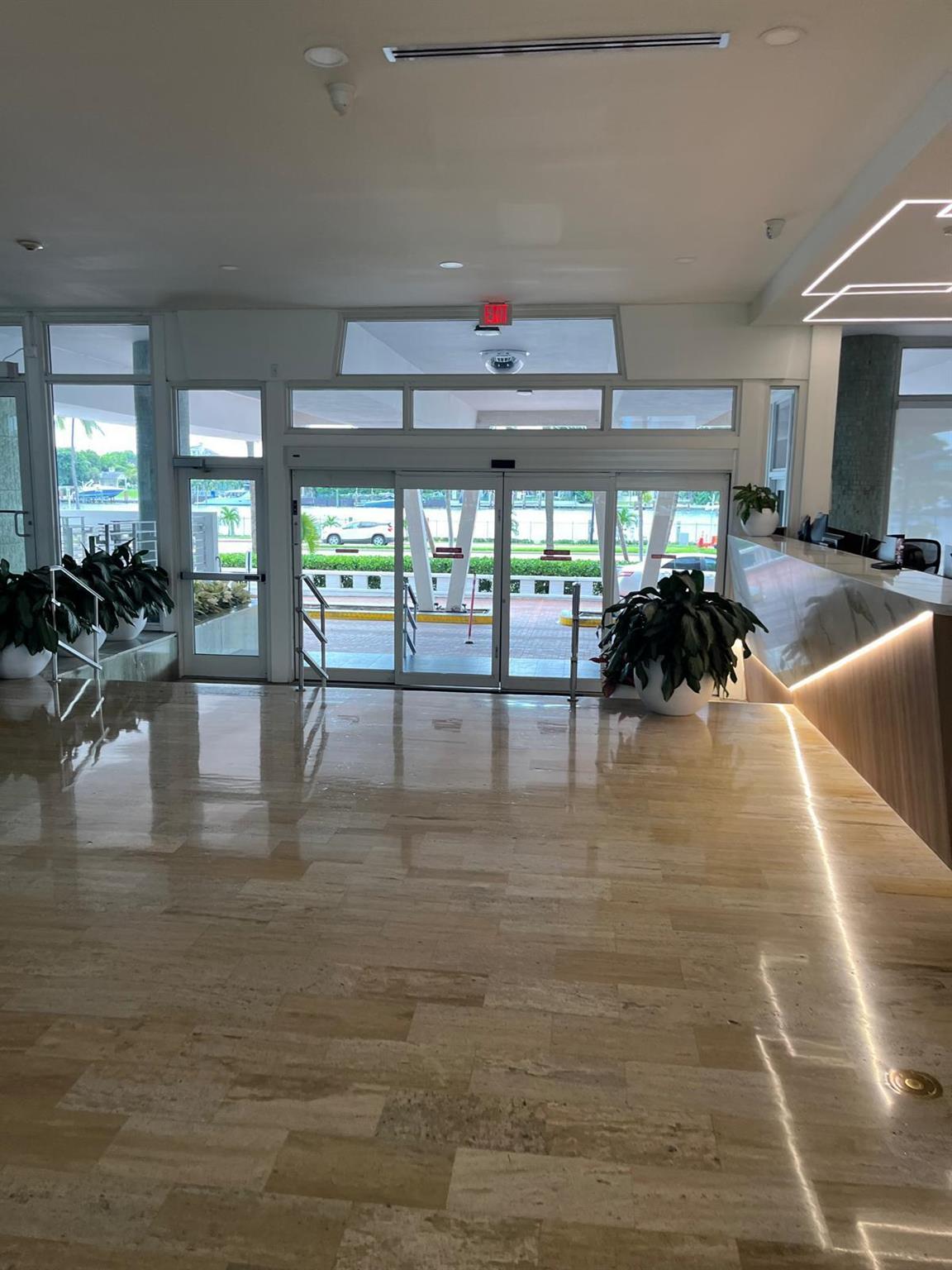 4747 Collins Avenue 305