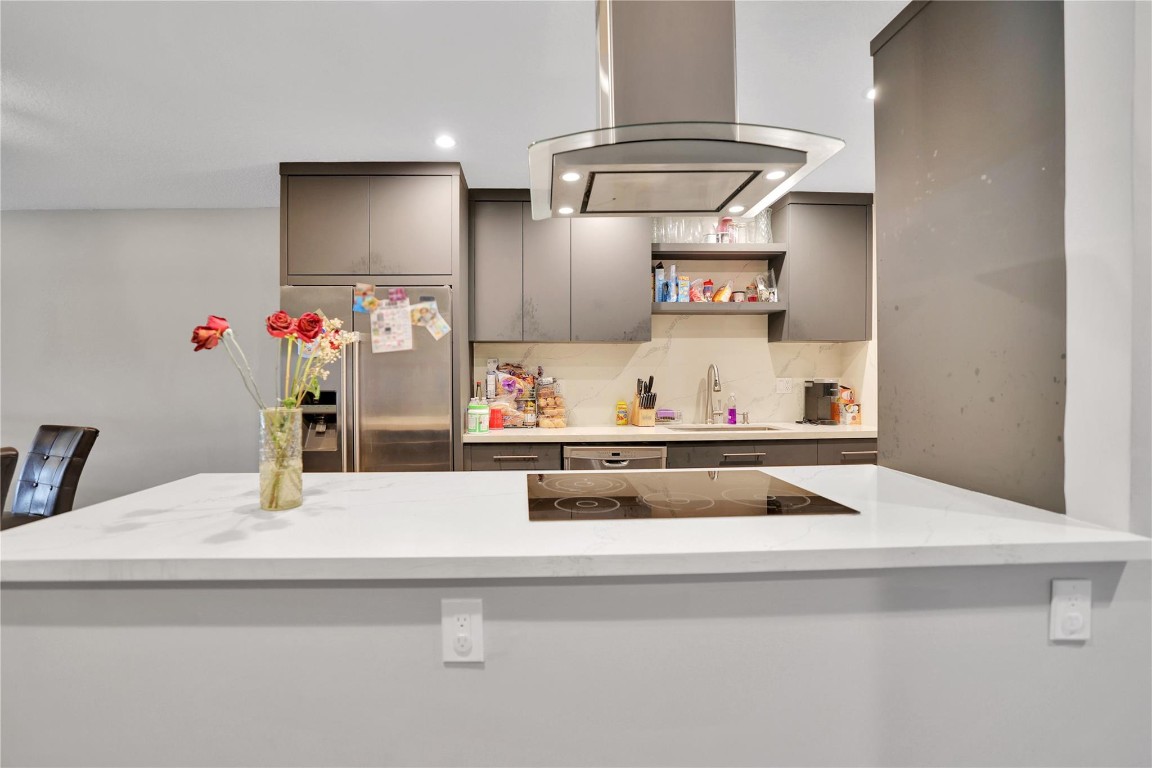 COUNTRY SQUIRE TOWNHOMES - Residential