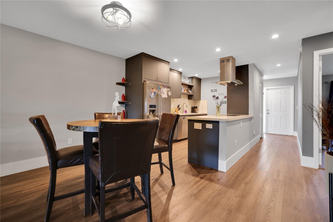 COUNTRY SQUIRE TOWNHOMES - Residential