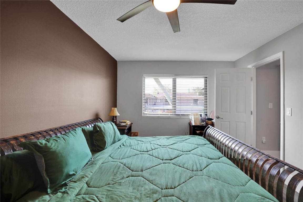 COUNTRY SQUIRE TOWNHOMES - Residential