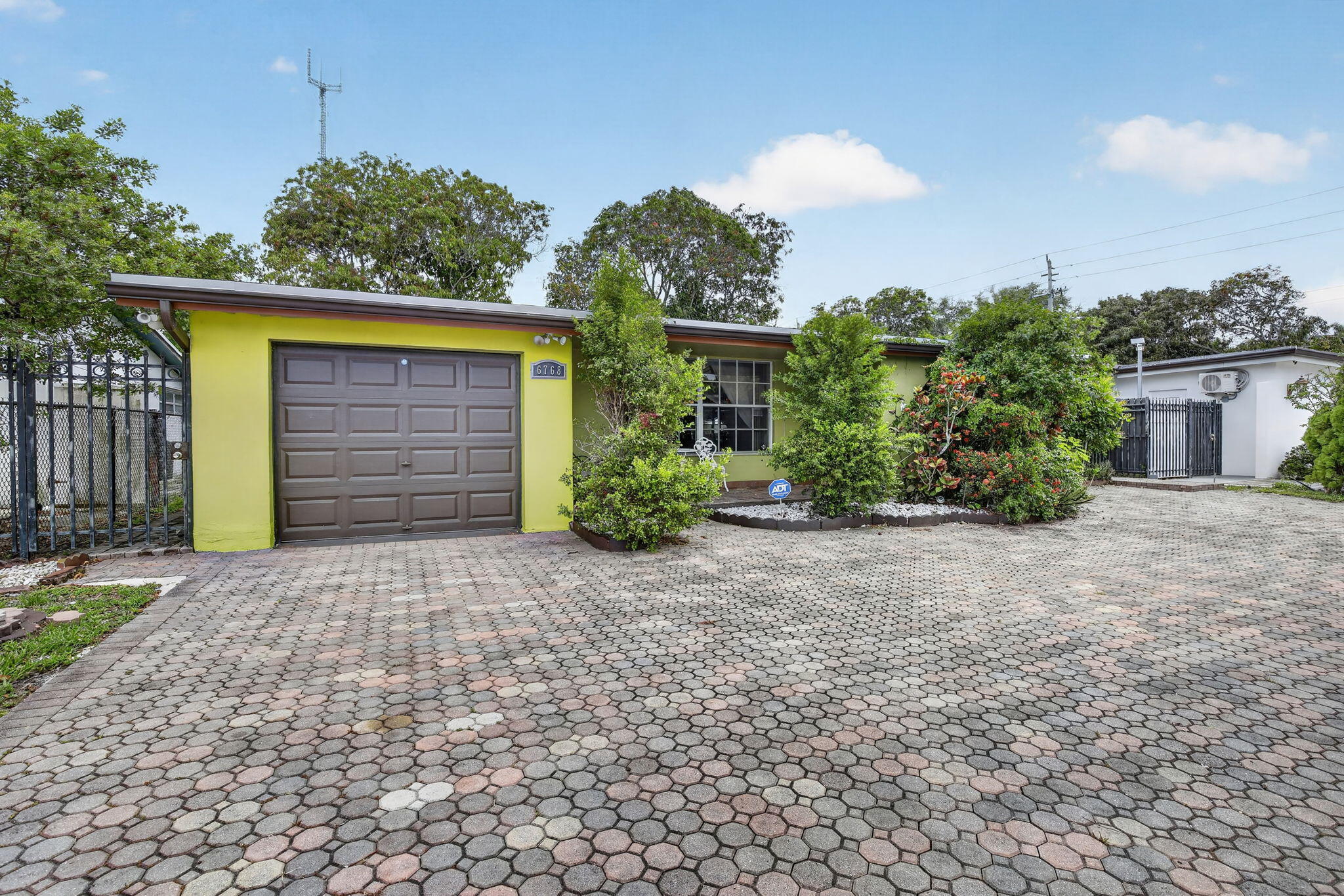 MIRAMAR ISLES SEC 5 - Residential