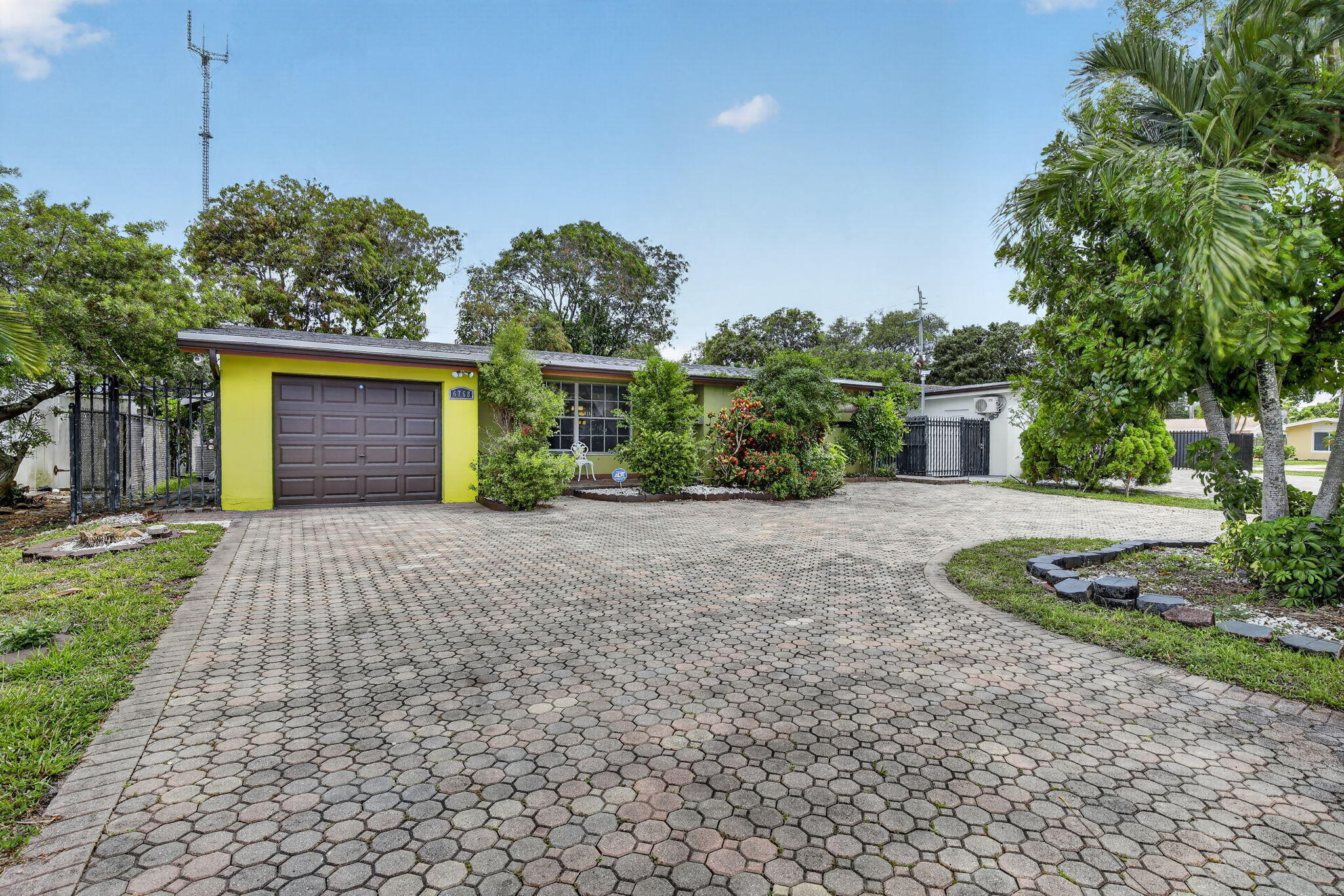 MIRAMAR ISLES SEC 5 - Residential