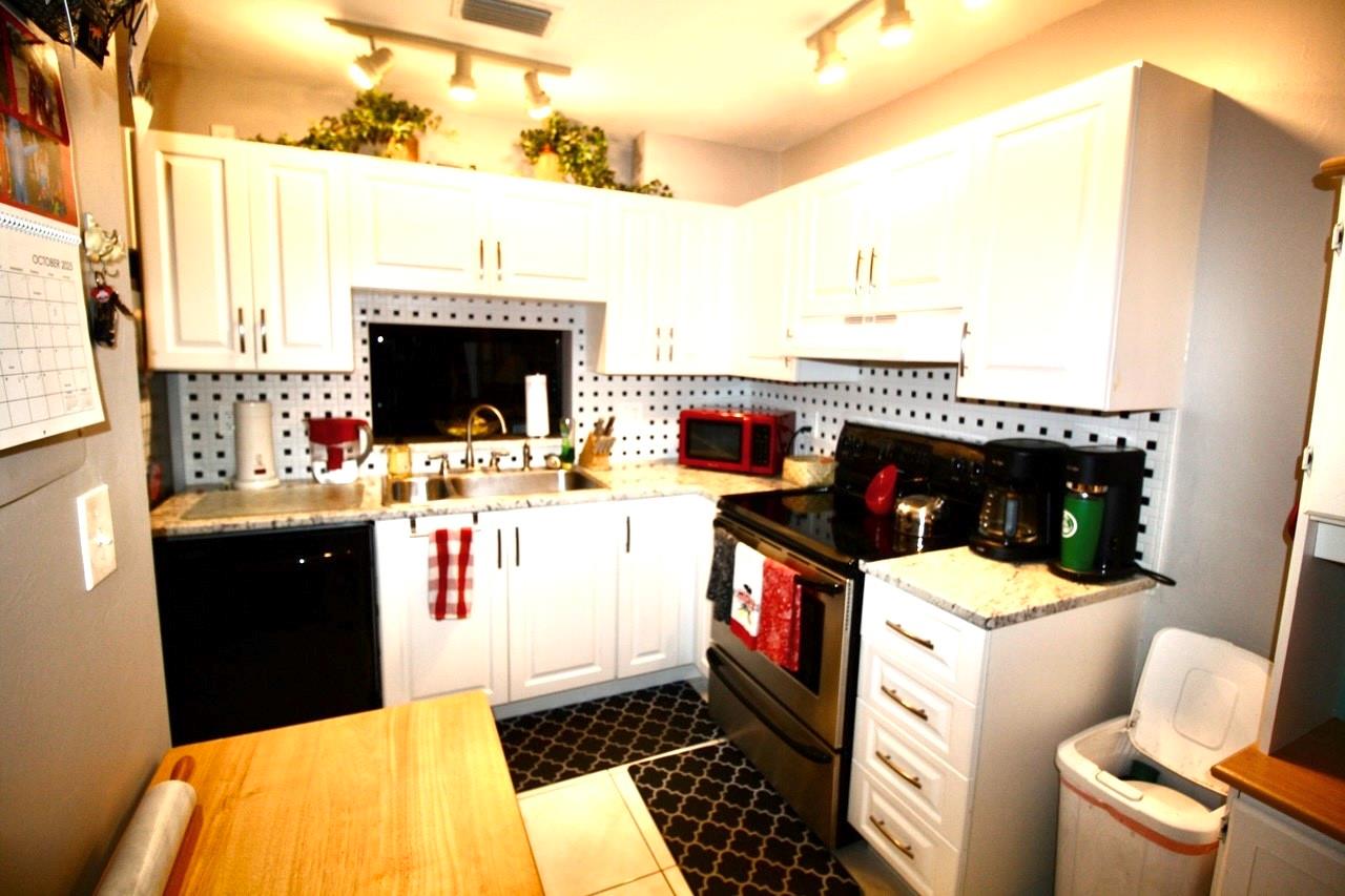 Villager Townhomes - Residential