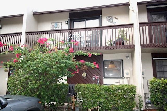 Villager Townhomes - Residential