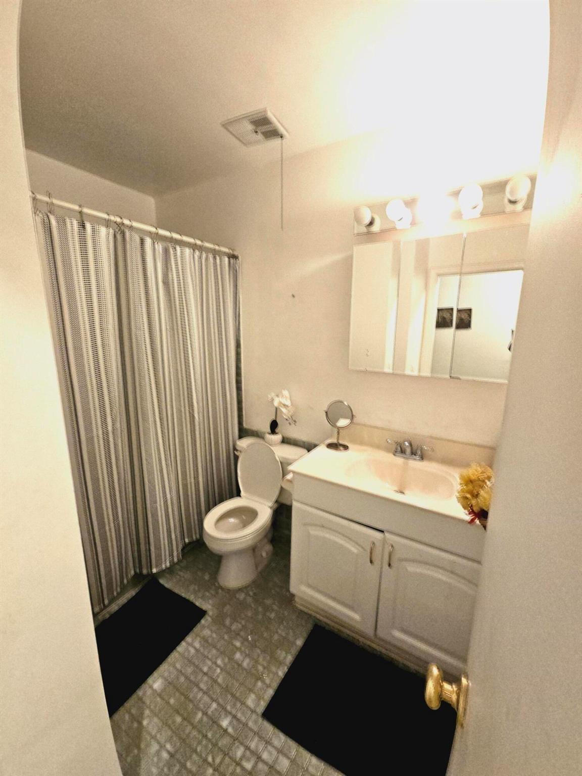 ROYAL PALM-VISTA EAST - Residential