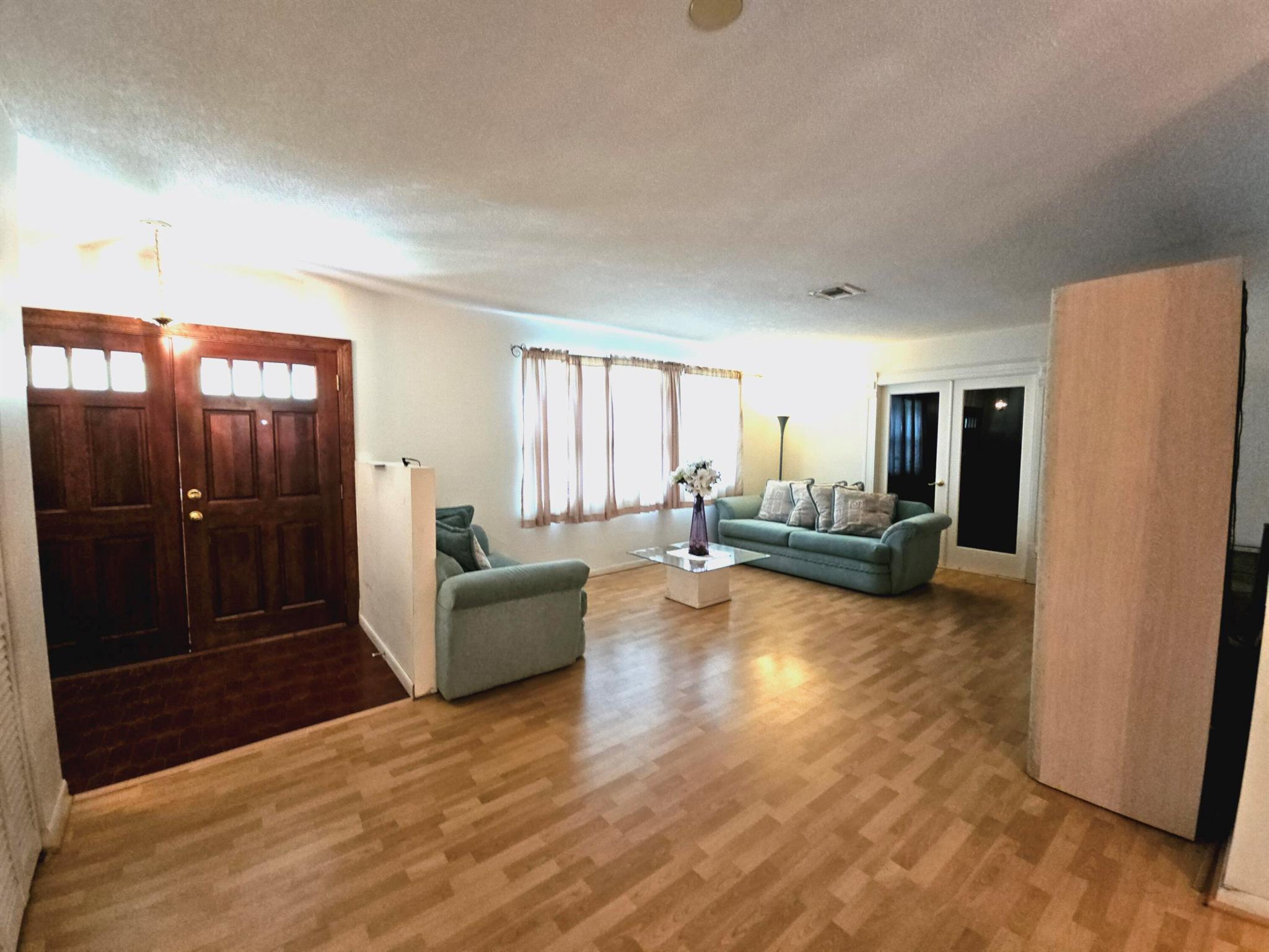 ROYAL PALM-VISTA EAST - Residential