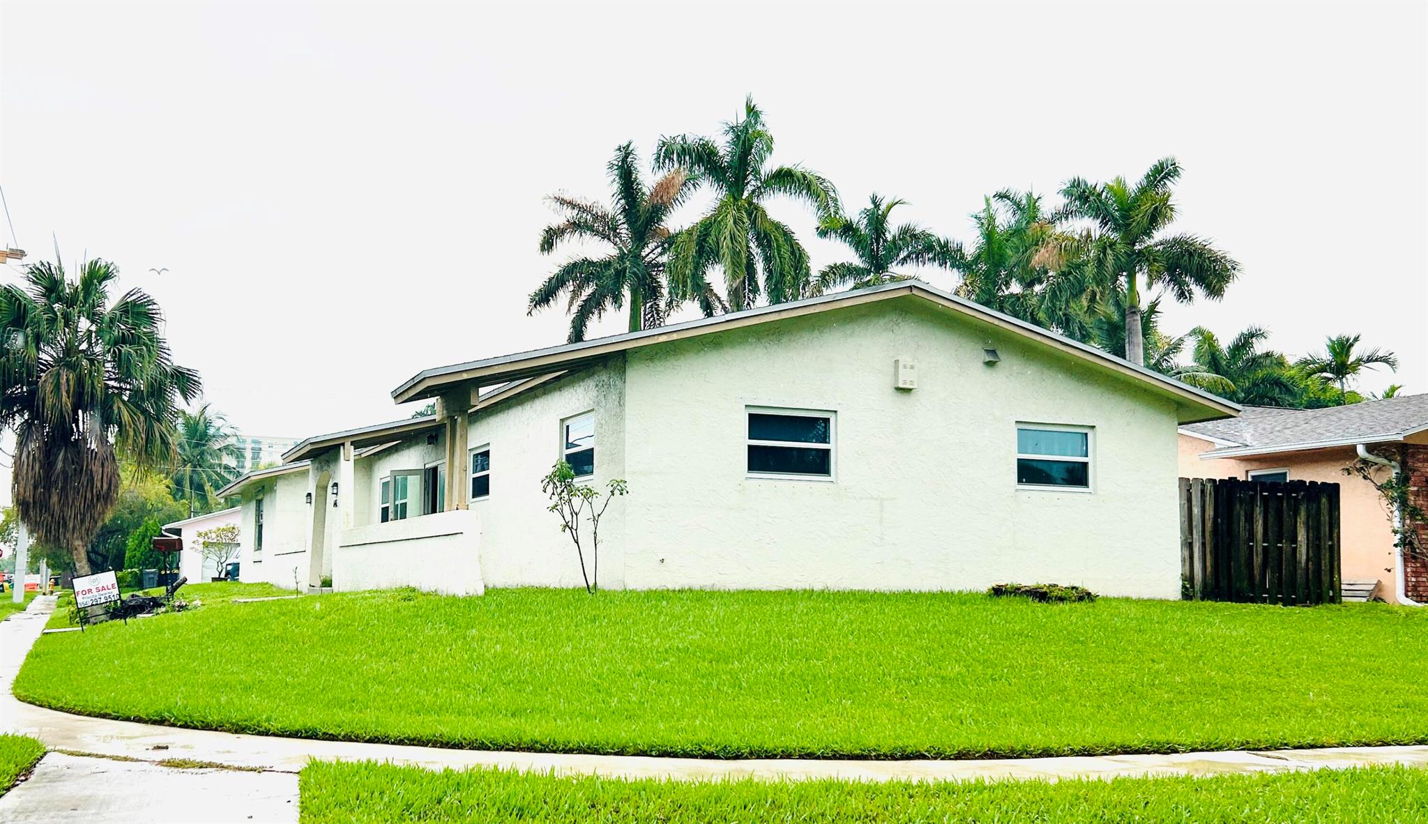 ROYAL PALM-VISTA EAST - Residential