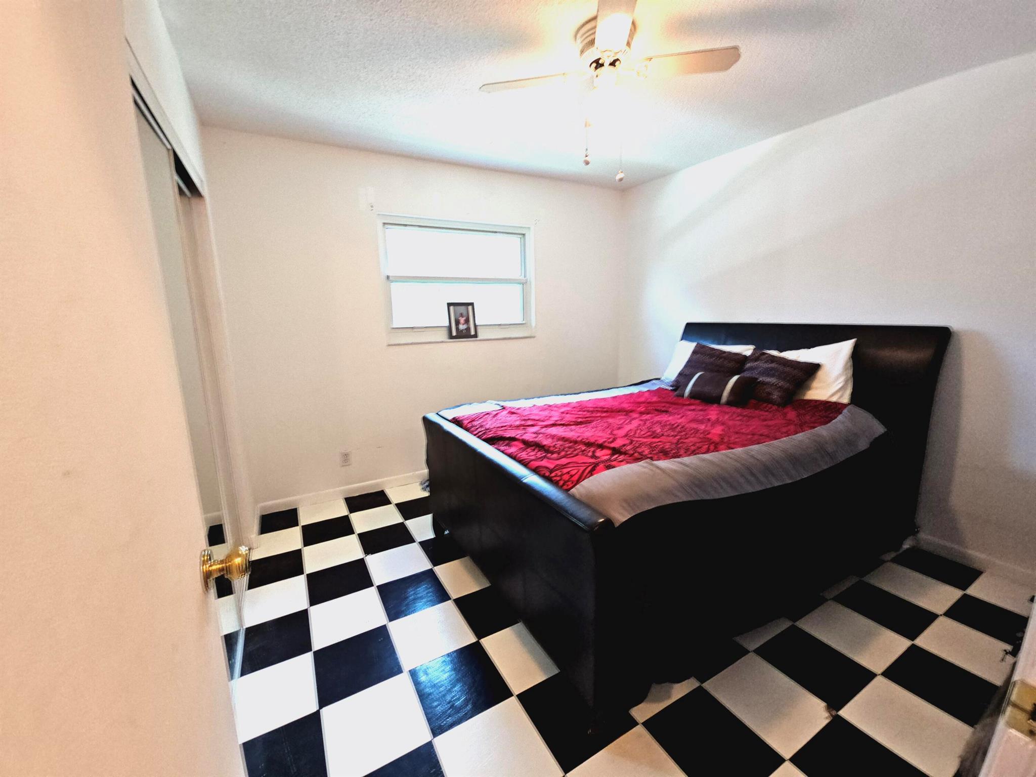 ROYAL PALM-VISTA EAST - Residential